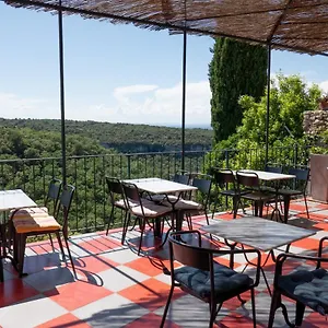 hotel-les-remparts.fr-provencehotel.com/
